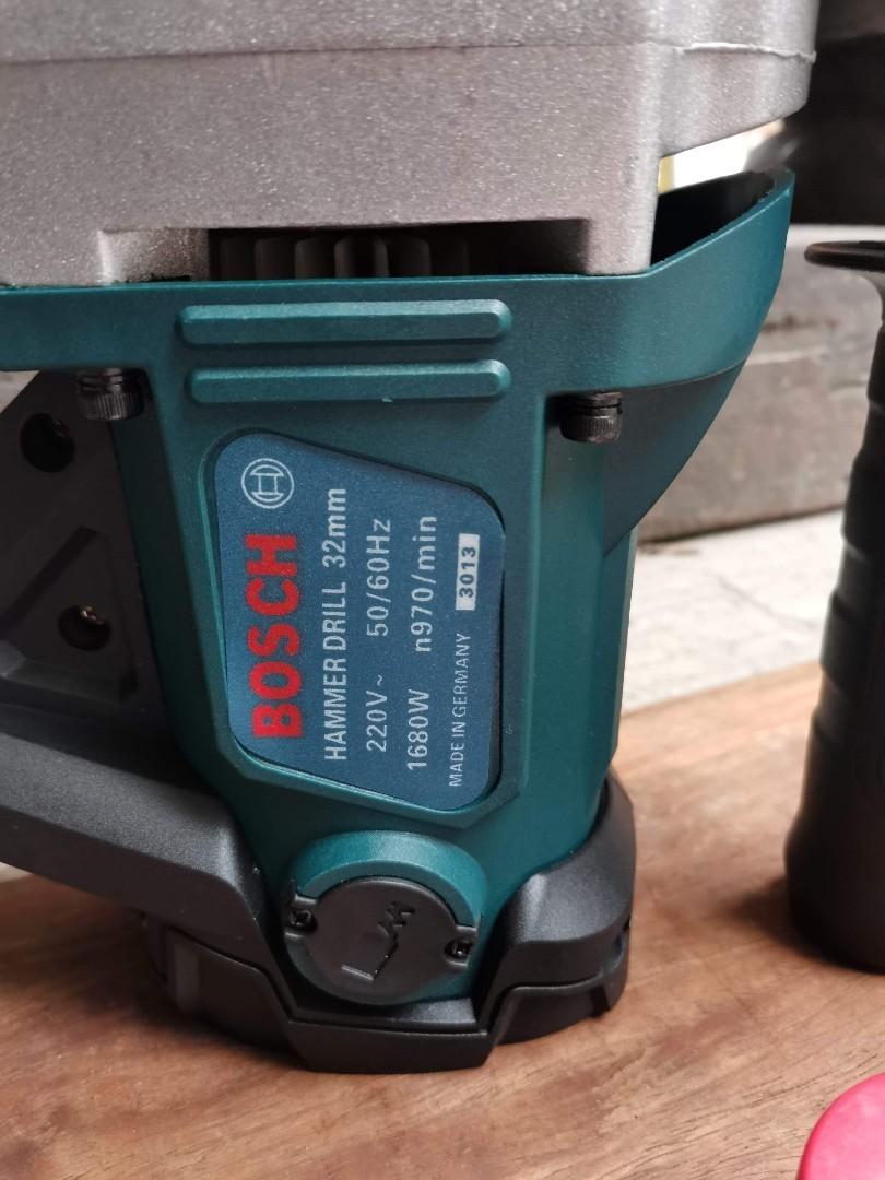 BOSCH 32MM ROTARY HAMMER DRILL CHIPPING GUN, Commercial & Industrial