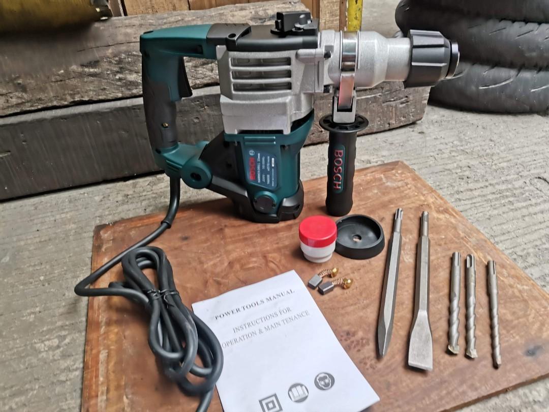 BOSCH 32MM ROTARY HAMMER DRILL CHIPPING GUN, Commercial & Industrial