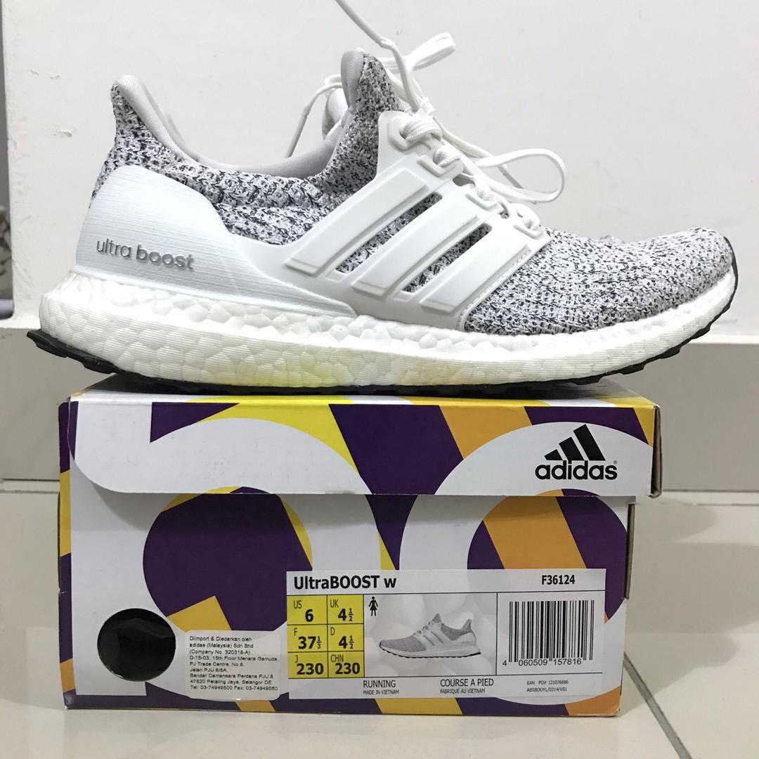 Adidas ultra boost 4 cloud deals white non dyed