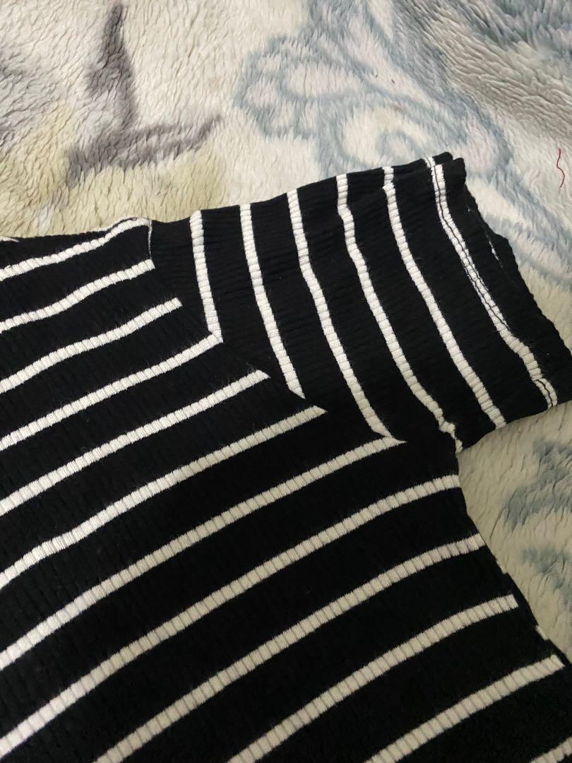 Black and white striped cropped top (Category: Others Tops) located in Las Pinas. Submitted by issaprelovedstuff (Listing ID 1031576614, Image 2). Description: Ribbed crop top See photos of actual .