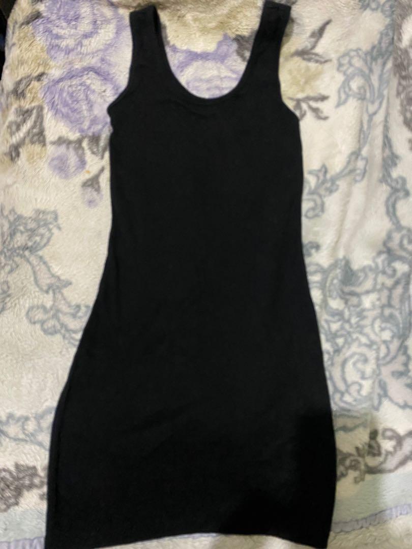 Black bodycon dress (Category: Dresses) located in Las Pinas. Submitted by issaprelovedstuff (Listing ID 1031572468, Image 3). Description: Black bodycon dress Stretchable See photo reference for the length .