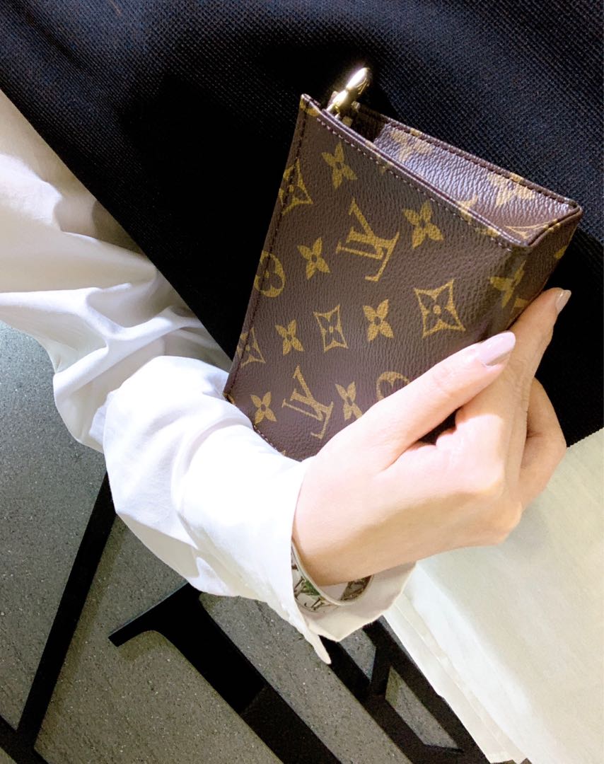 Louis Vuitton Toiletry Pouch 15 - Review 
