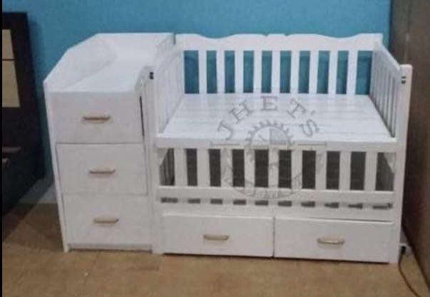 baby bed with changing table