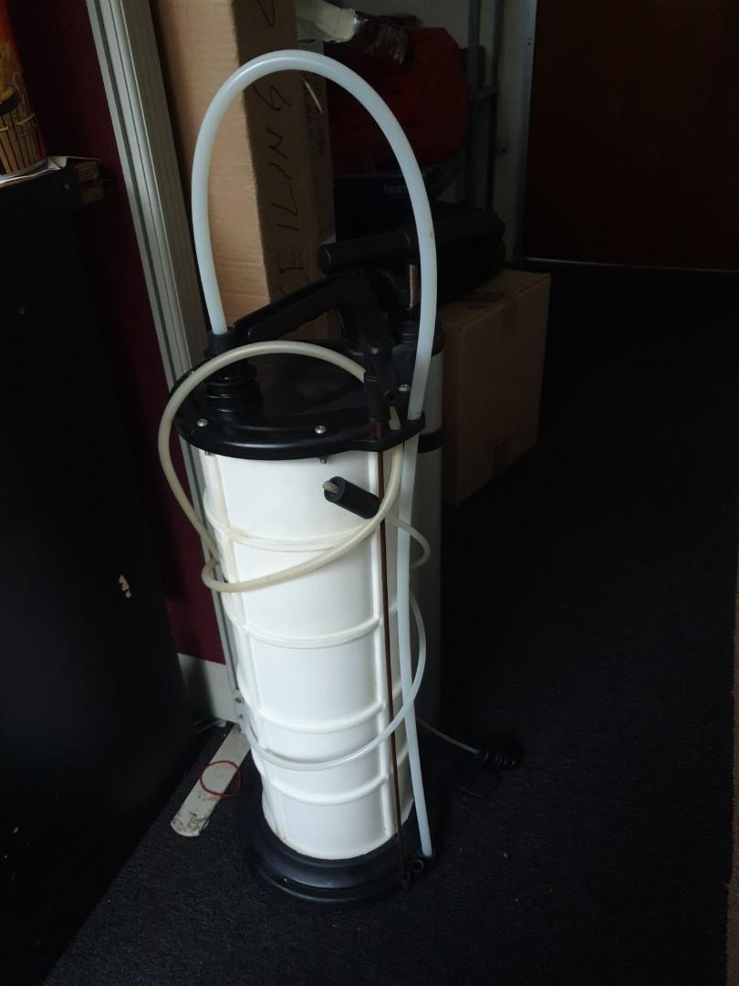 Engine oil drainer, Car Accessories, Car & Services on Carousell