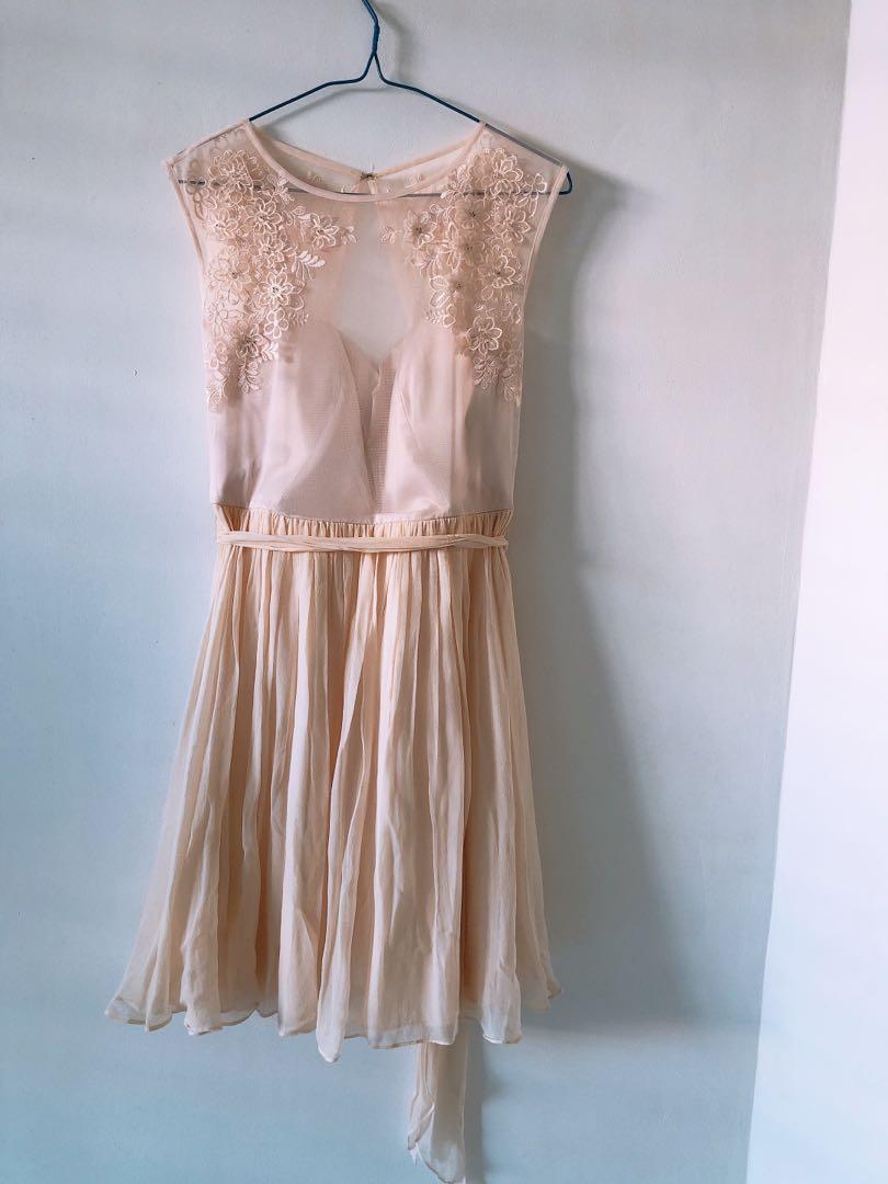 Forever New Dress Women S Fashion Clothes Dresses Skirts On Carousell It's a living, breathing beautiful being with a story that's waiting to be told. forever new dress women s fashion