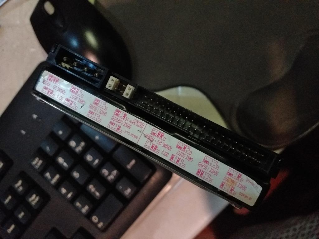 Hitachi Deskstar HDT22525DLAT80 3.5