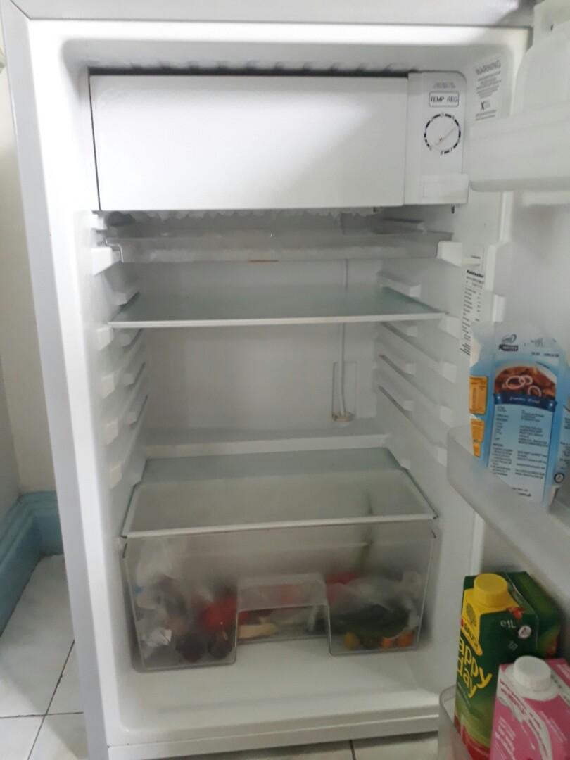 Kpr121mn R 4 0cuft Kelvinator Refrigerator Tv Home Appliances Kitchen Appliances Refrigerators And Freezers On Carousell