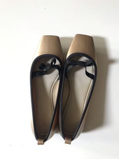 (Kategori: ) berada di . Dikirim oleh preloved.essentials (ID iklan 1031544302, Gambar 1). Deskripsi: .
