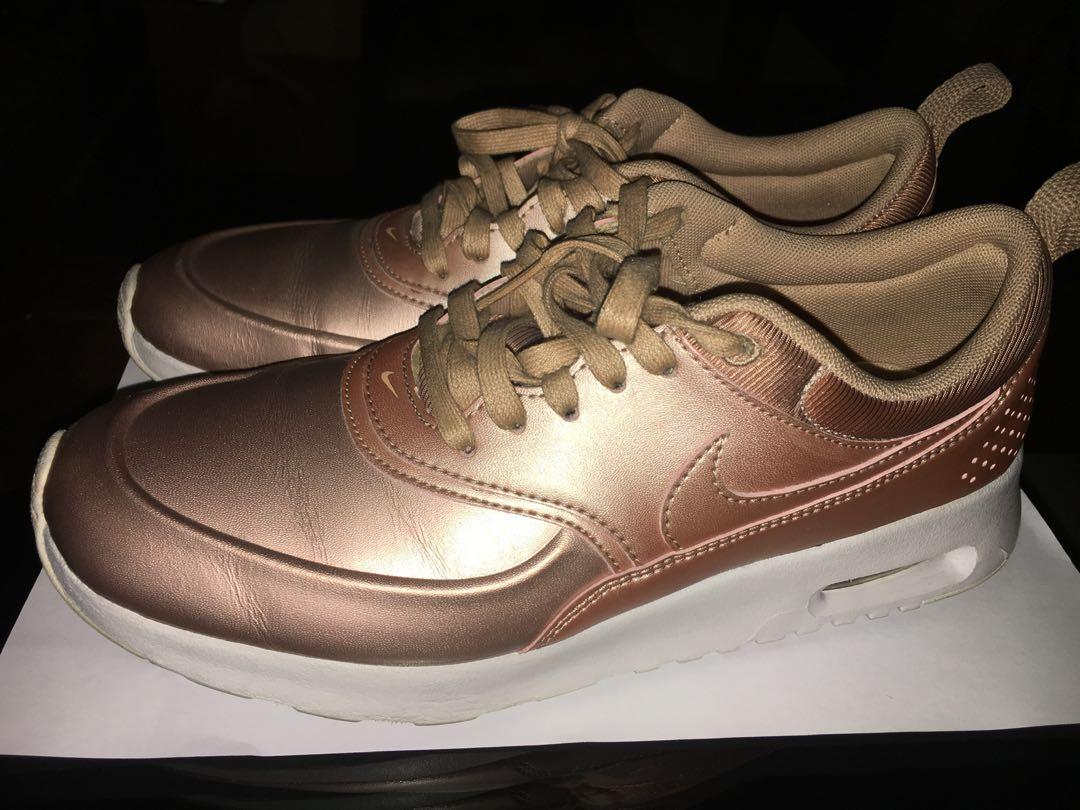 nike air thea gold