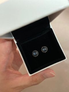 （分類：）位於 。 由 katyyyy.c 提交（商品編號 1031563970，圖片 1）。簡介： 。