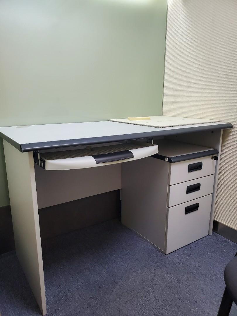 second hand office table, 傢俬＆家居, 傢俬, 桌子 Carousell