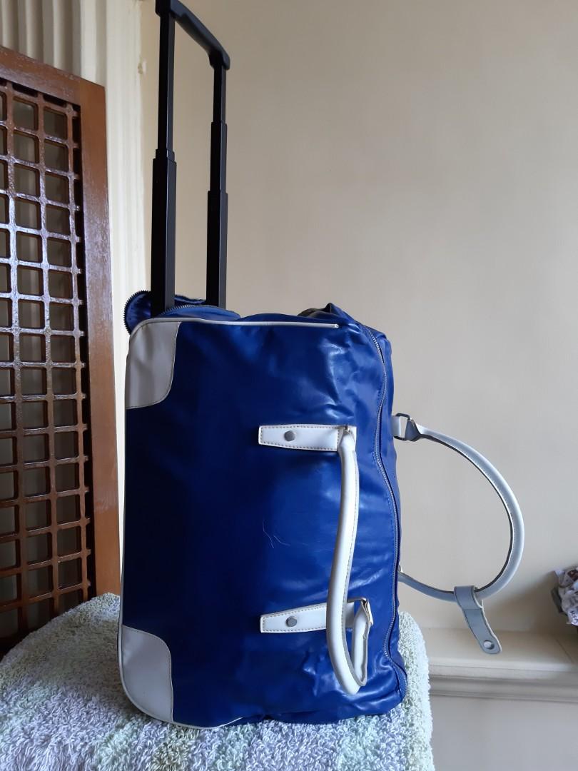 overnight bag with wheels