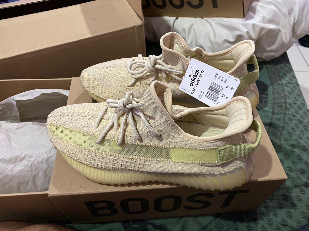 Deadstock hot sale lace yeezy