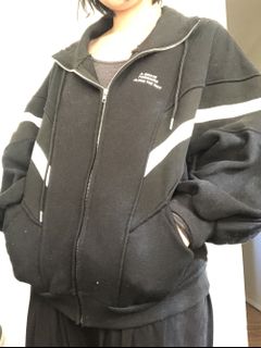 (Category: ) located in . Submitted by yoonna (Listing ID 1031645973, Image 1). Description: .