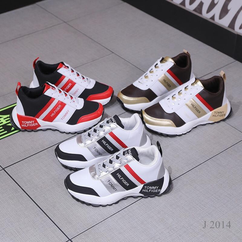 DAD SNEAKERS TOMMY HILFIGER Fesyen Wanita Sepatu di Carousell