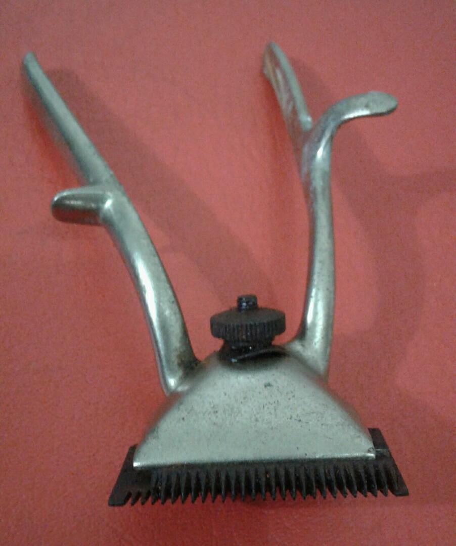 antique manual hair clippers