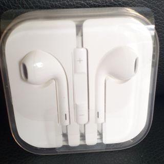 (Category: ) located in . Submitted by declutterdeclutter19 (Listing ID 1031687199, Image 1). Description: .