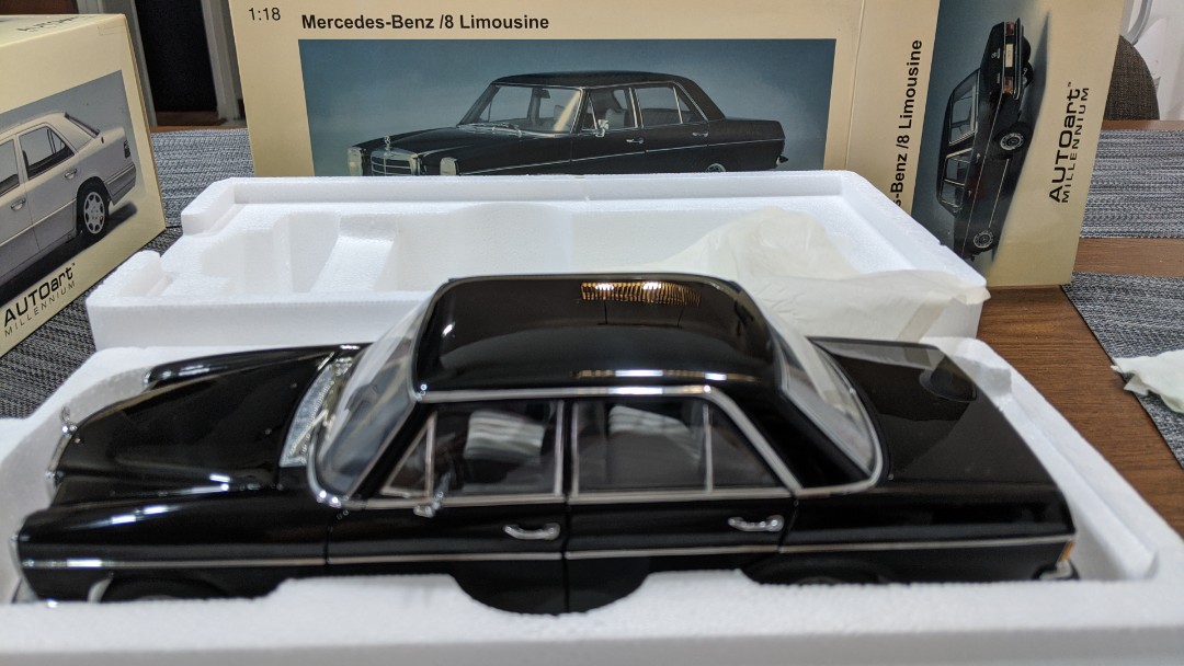 【史上最も激安】 AUTO art MERCEDS BENZ /8 220D メルセデス ベンツ ゲーム ミニカー