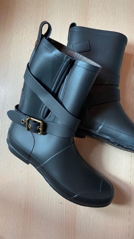 Burberry mid buckle rain boot 2025