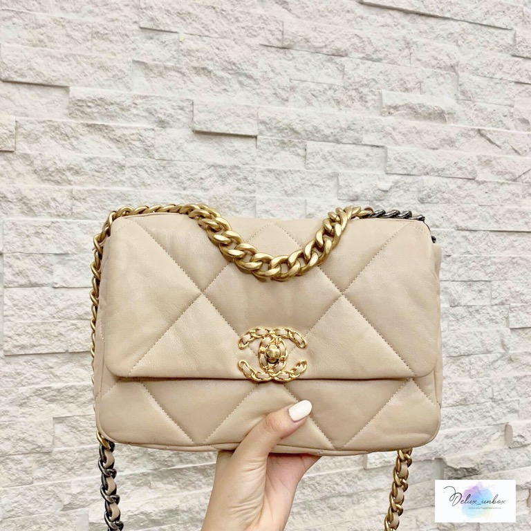 chanel chain bag small