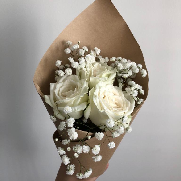 Cheap Af Out Of Stock 8 Only 3 Stalk White Rose With Baby S Breath In A Slim Bouquet Gardening Flowers Bouquets On Carousell