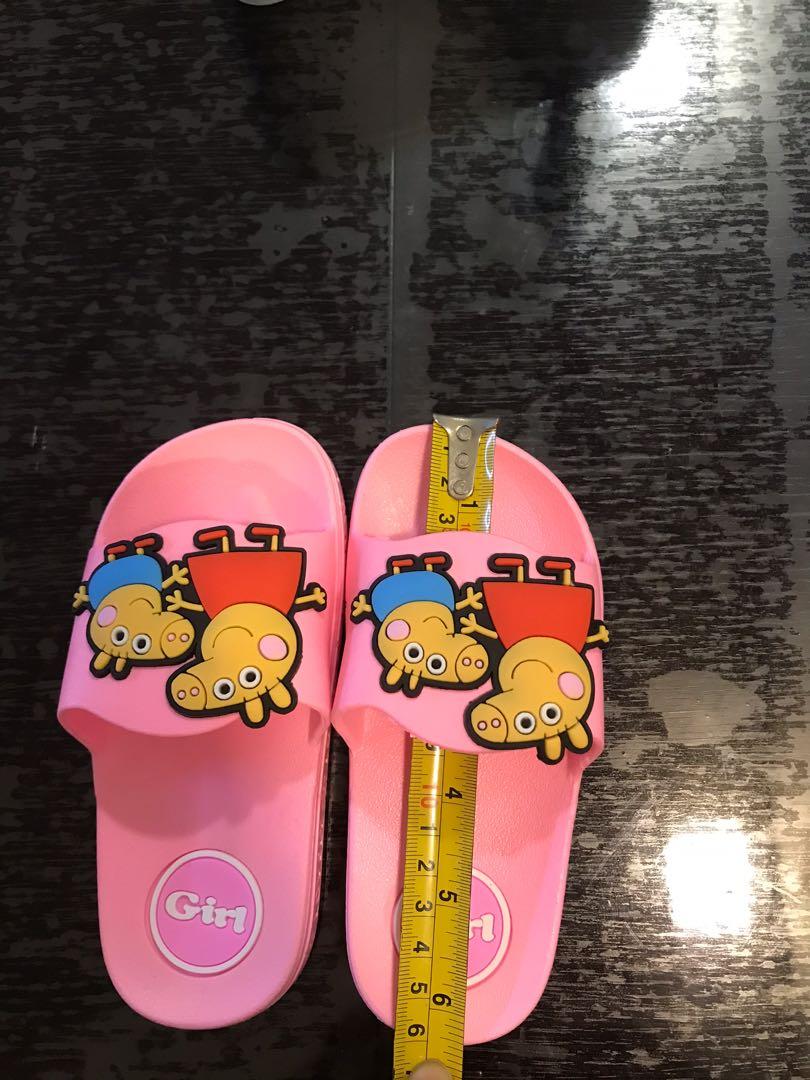 peppa pig slippers size 4
