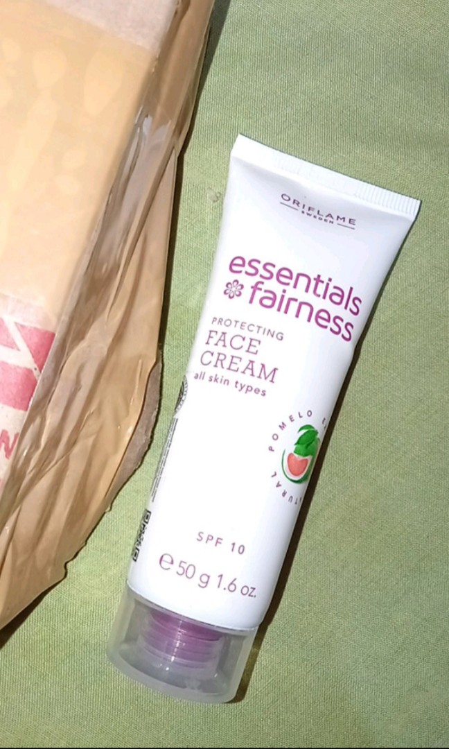 Face Cream Essentials Fairness Oriflame, Kesehatan & Kecantikan, Kulit