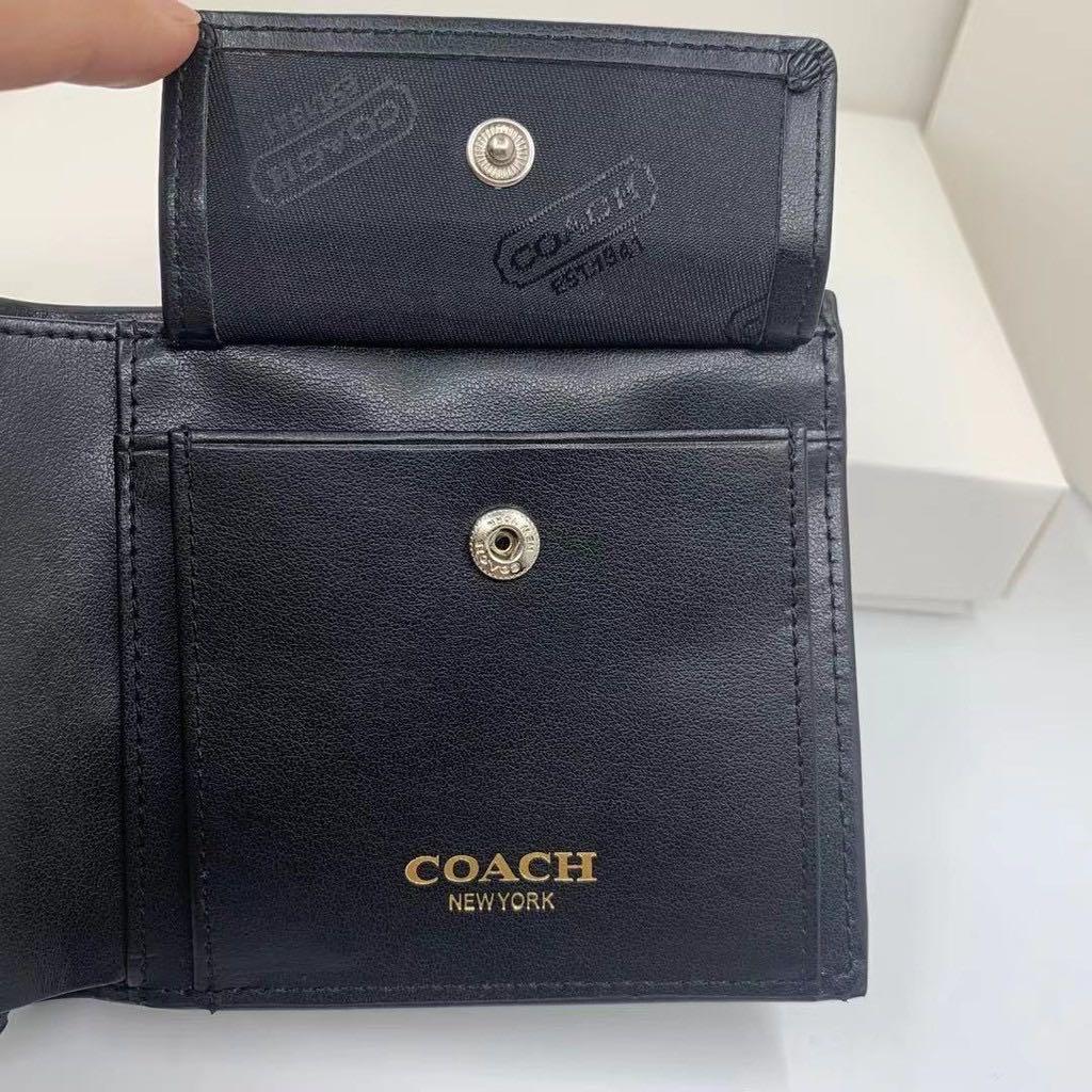 Coach 🇺🇸 tech wallet 💯, Luxury, Bags & Wallets on Carousell