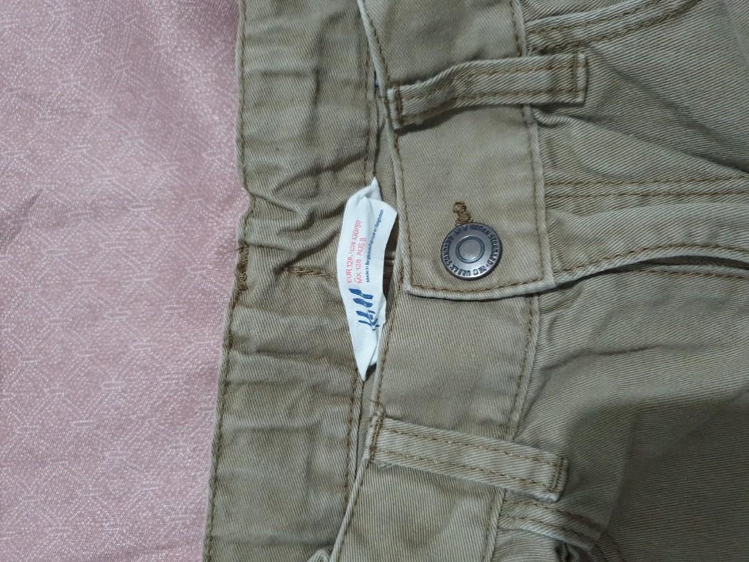 H&M khaki pants (Category: Babies & Kids Fashion) located in Makati City. Submitted by sjmax (Listing ID 1031849772, Image 2). Description: Preloved khaki pants Excellent condition Rfs: Decluttering.