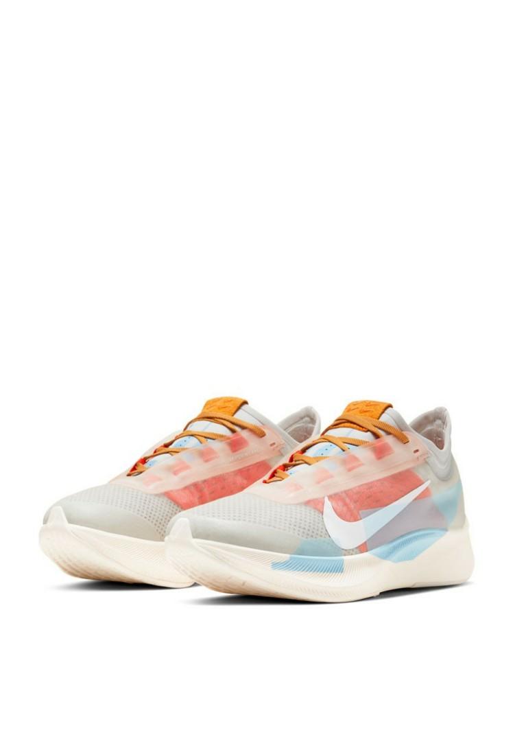Zoom fly 218 on sale