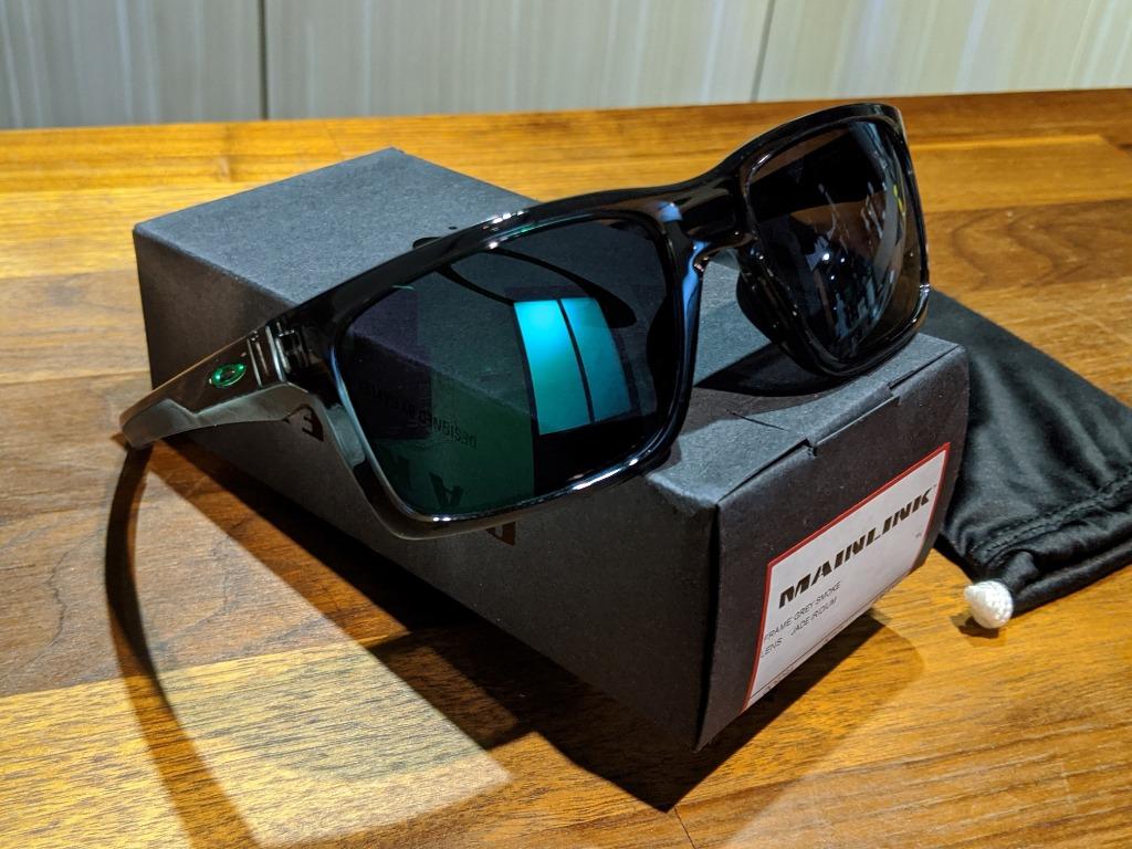 Oakley Mainlink Sunglasses Jade Iridium Lenses Grey Smoke Frame OO9264 04 FREE post