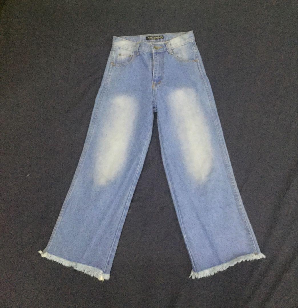 Punny Jeans Straight Cut Jeans (Category: Jeans) located in Manila. Submitted by redolfeee (Listing ID 1031862426, Image 1). Description: Please read!!! Hello! I’m selling this Punny Jeans Straight Cut Jeans that’s perfect for your korean ootd! Waistline is 25 and the length is 34 (Both measurements are in inches). RFS: Need extra funds for college :)) P.S. Only shipping is available and the shipping fee must be shouldered by the buyer..