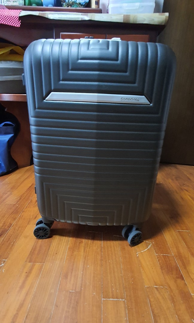 Samsonite D200 Spinner 55 20 Exp TSA Hobbies Toys Travel
