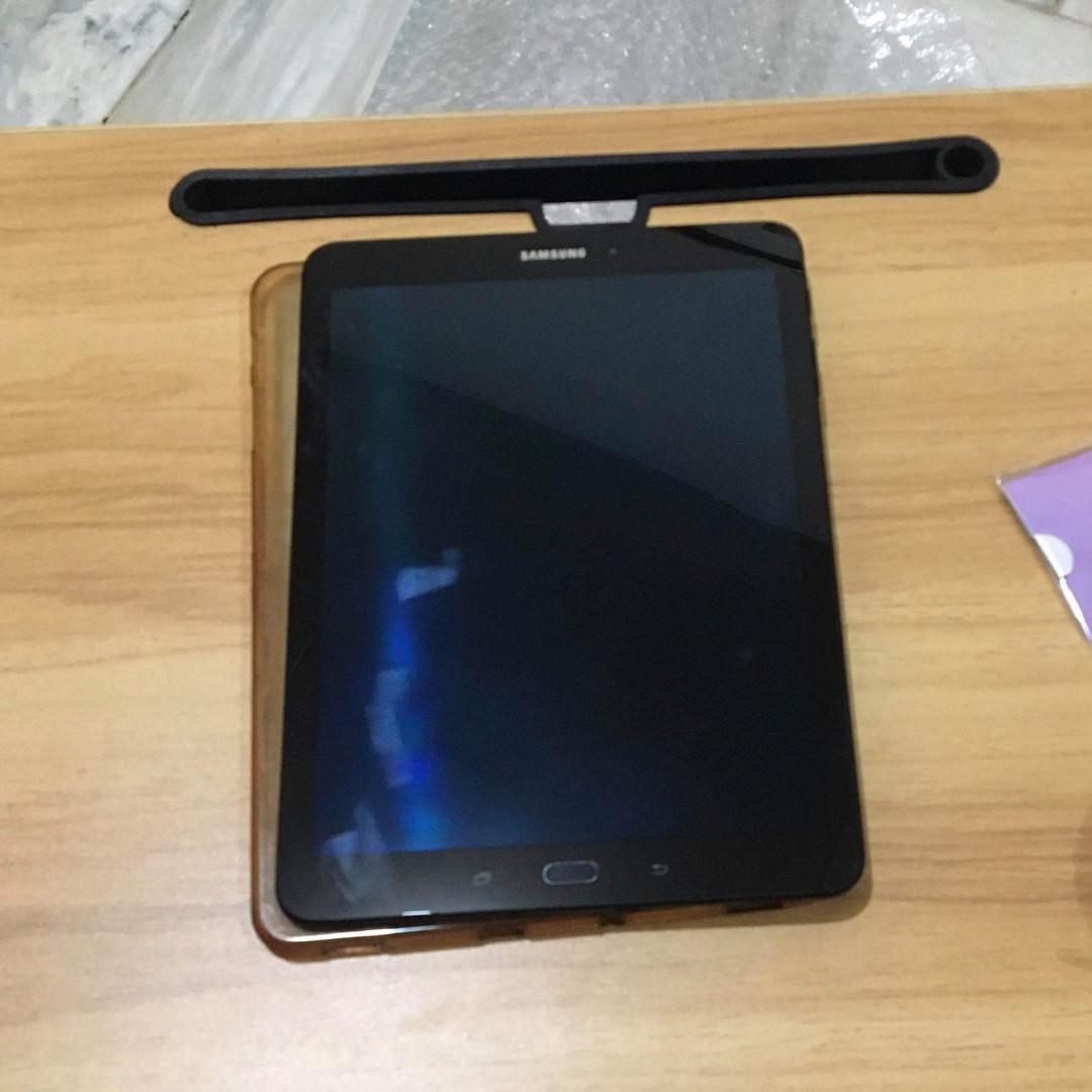 Samsung Galaxy Tab S3 9 7 Inch 32g Wifi Only S Pen Tablet Sm T820 Mobile Phones Tablets Tablets On Carousell