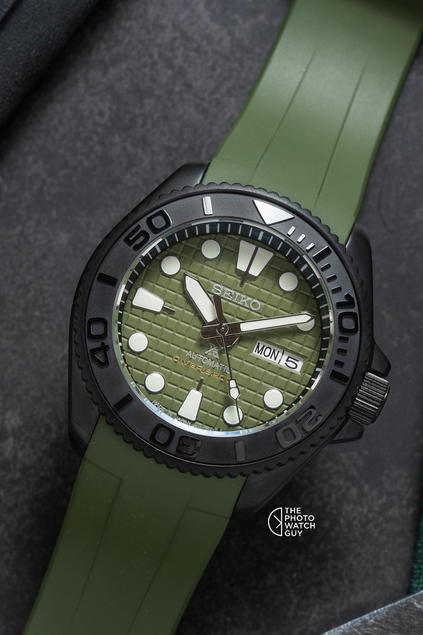 Seiko SKX007 Style Army Black and Green Premium Mod, Men's Fashion, Watches  & Accessories, Watches on Carousell