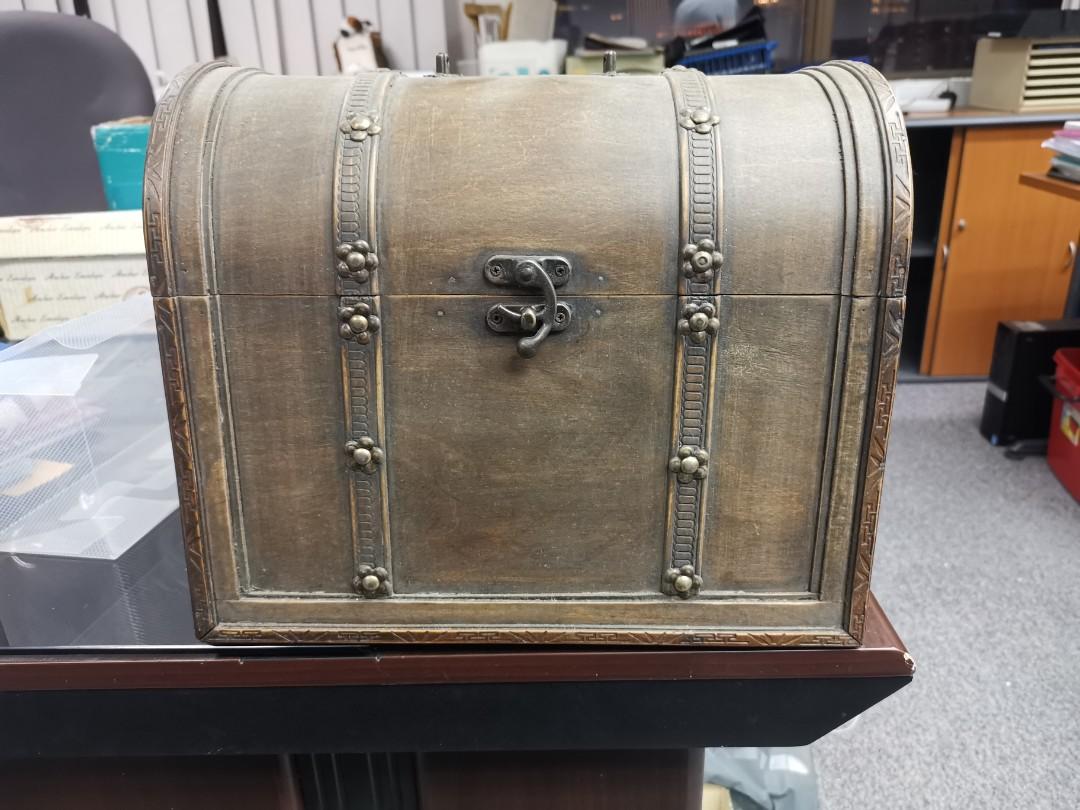 Vintage treasure chest, Hobbies & Toys, Memorabilia & Collectibles