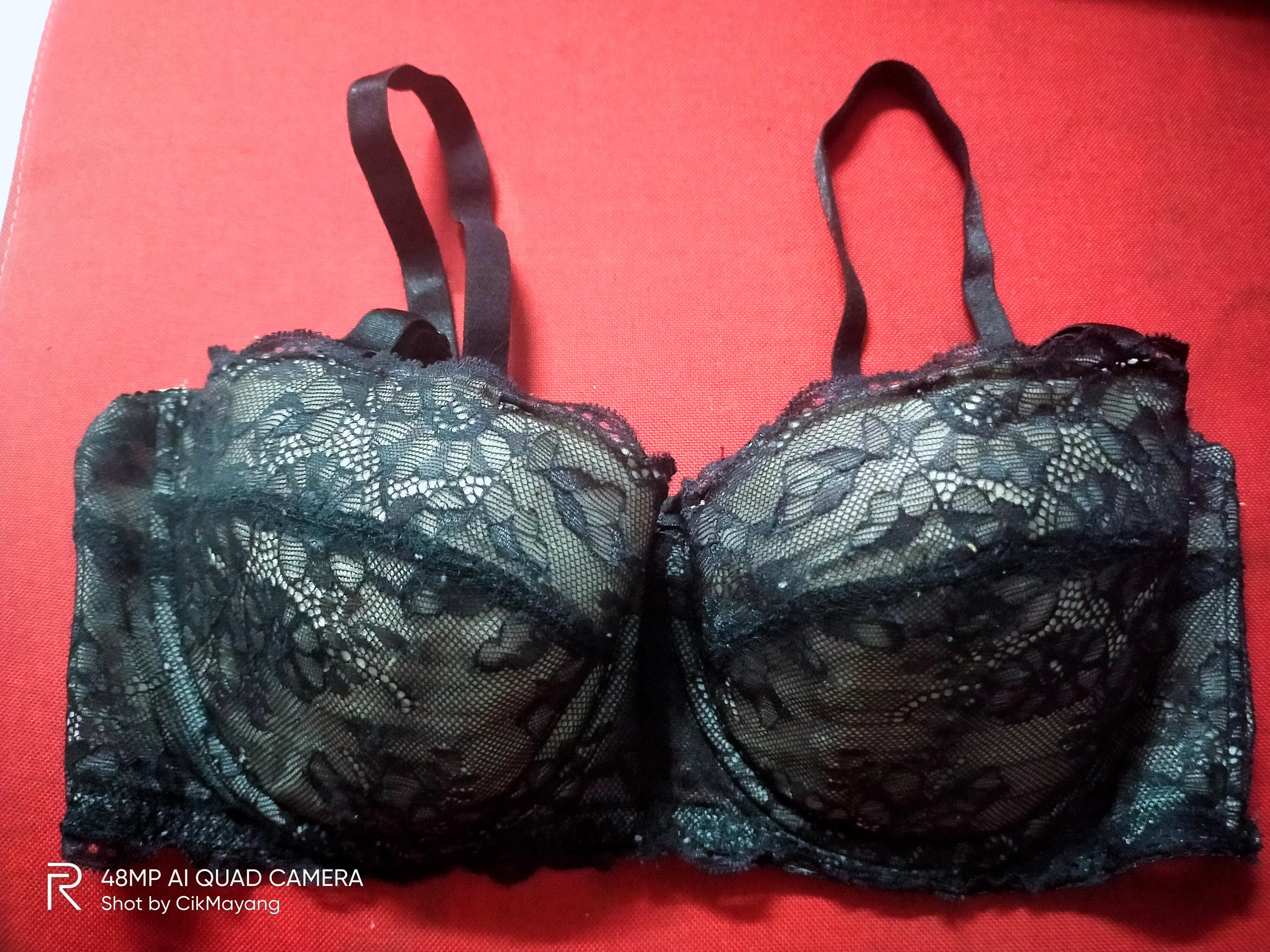 A76. Bra 38D, Women's Fashion, New Undergarments & Loungewear on Carousell