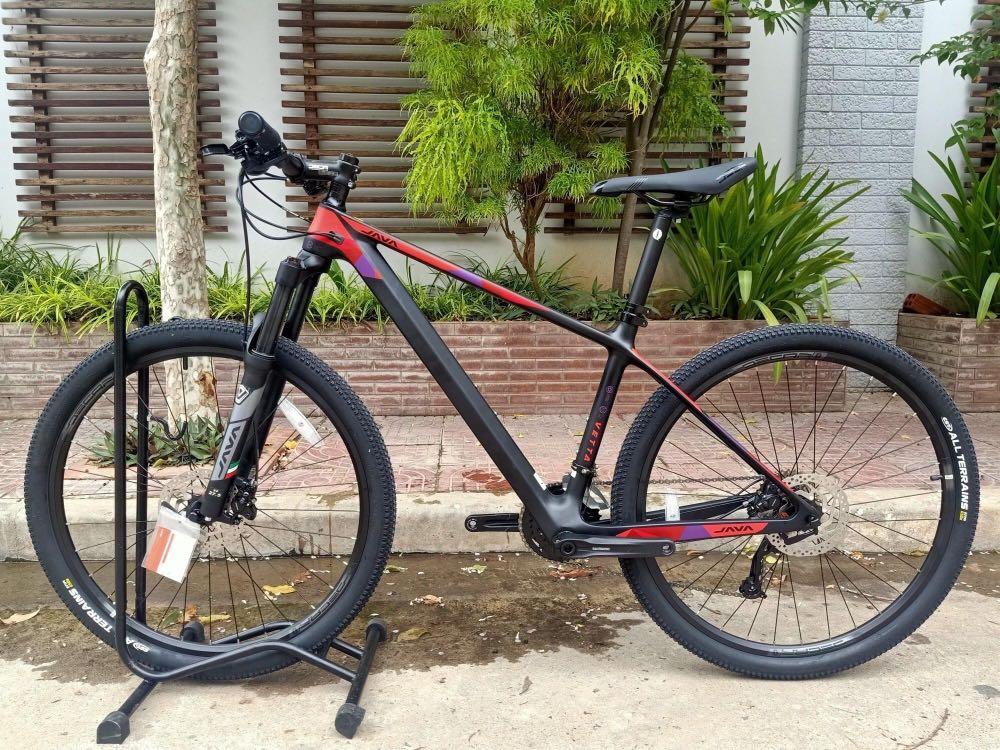 2020 JAVA VETTA 27S 27.5吋碳纖山地車 送水架前後蛙燈, 運動產品, 單車及配件, 單車 - Carousell