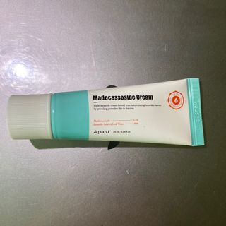 （分類：）位於 。 由 ___mila 提交（商品編號 1025656866，圖片 1）。簡介： 。