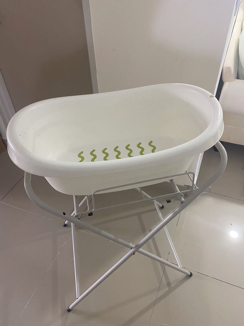 baby tub with stand