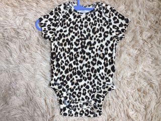 (Category: ) located in . Submitted by ask.mafwardrobe (Listing ID 1025654975, Image 1). Description: .
