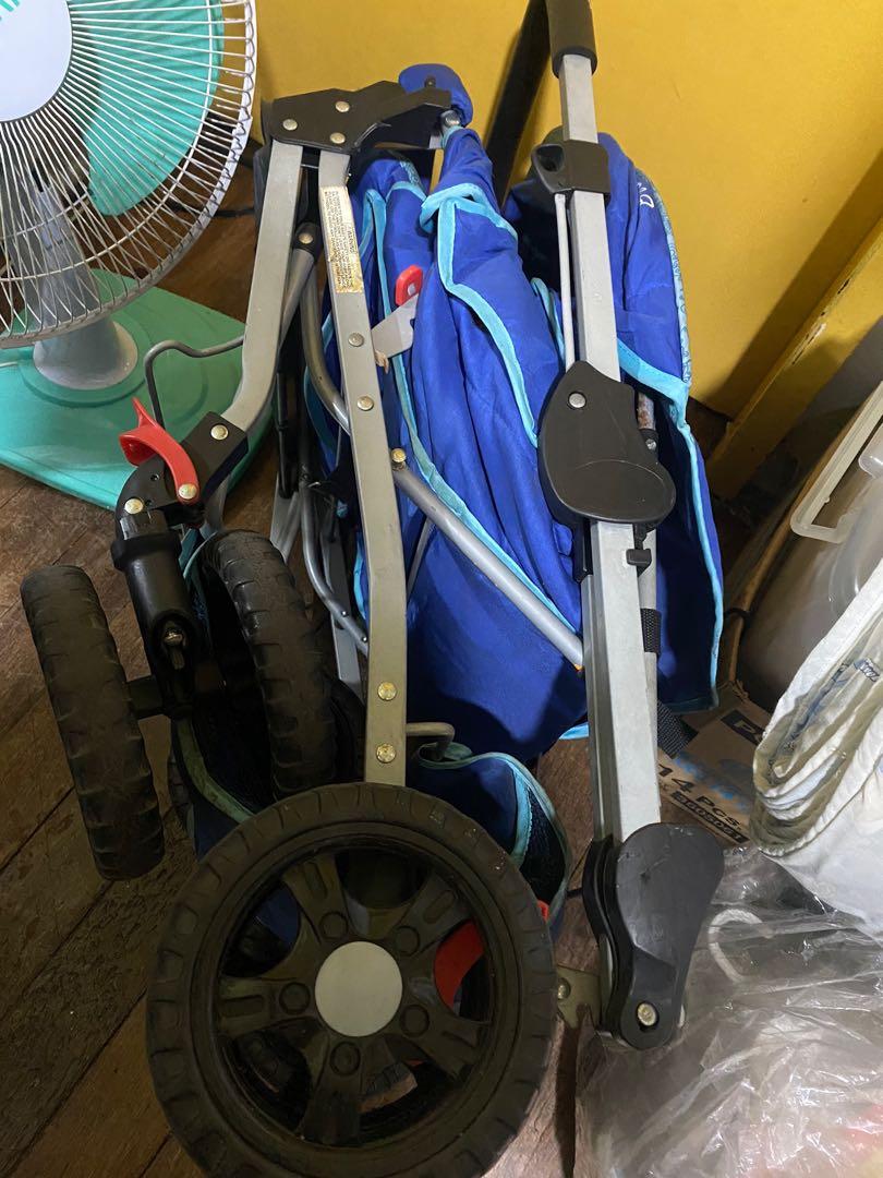 Blue Giant Carrier (Category: Carriers & Slings) located in Quezon City. Submitted by shoptrendyph (Listing ID 1025702571, Image 2). Description: Good as new. Need po labhan yung tela para malinis po. Nakatambak lang sa bahay. Pick up Cubao..