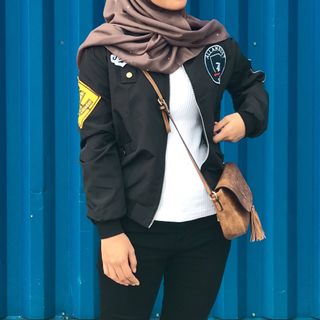(Category: ) located in . Submitted by izahher (Listing ID 1025665807, Image 1). Description: .
