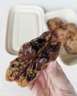Chunky chocolate chip cookies