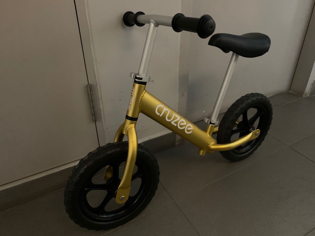 Cruzee balance sales bike gold