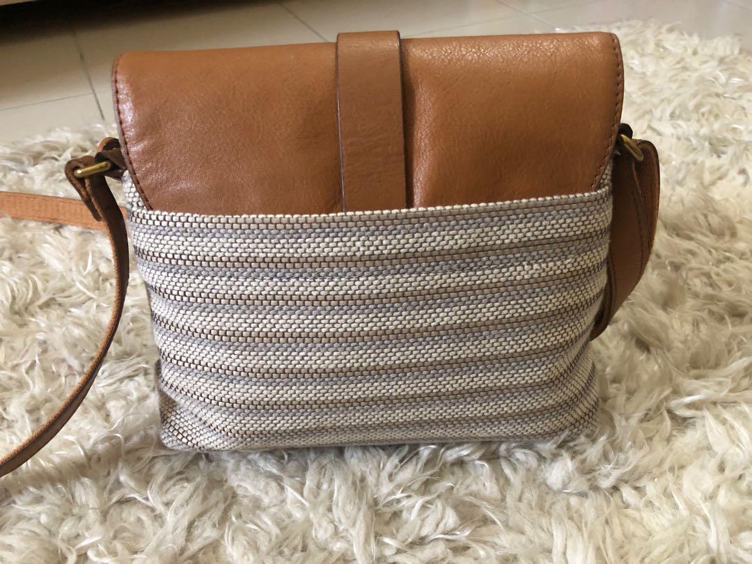 Fossil kinley small crossbody clearance black stripe