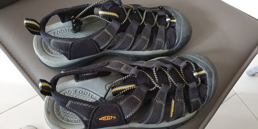 Keen Rialto II Sandal Men s Fashion Footwear Flipflops and