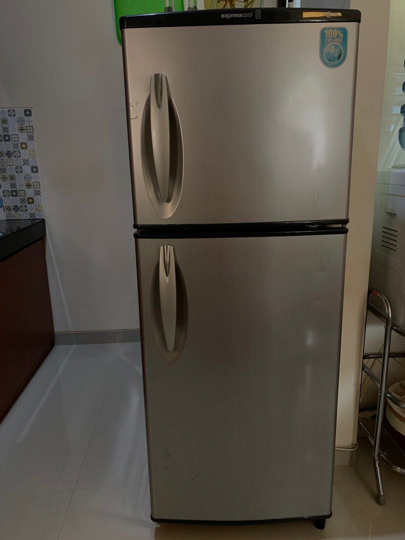 Kulkas 2 Pintu LG Express Cool warna Silver , Kitchen & Appliances di