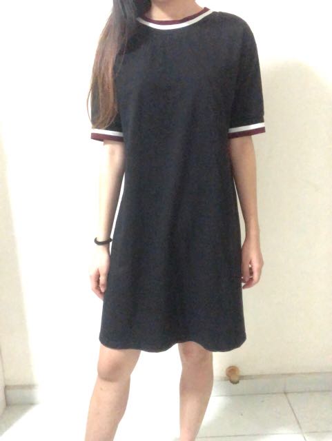 black jersey shirt dress
