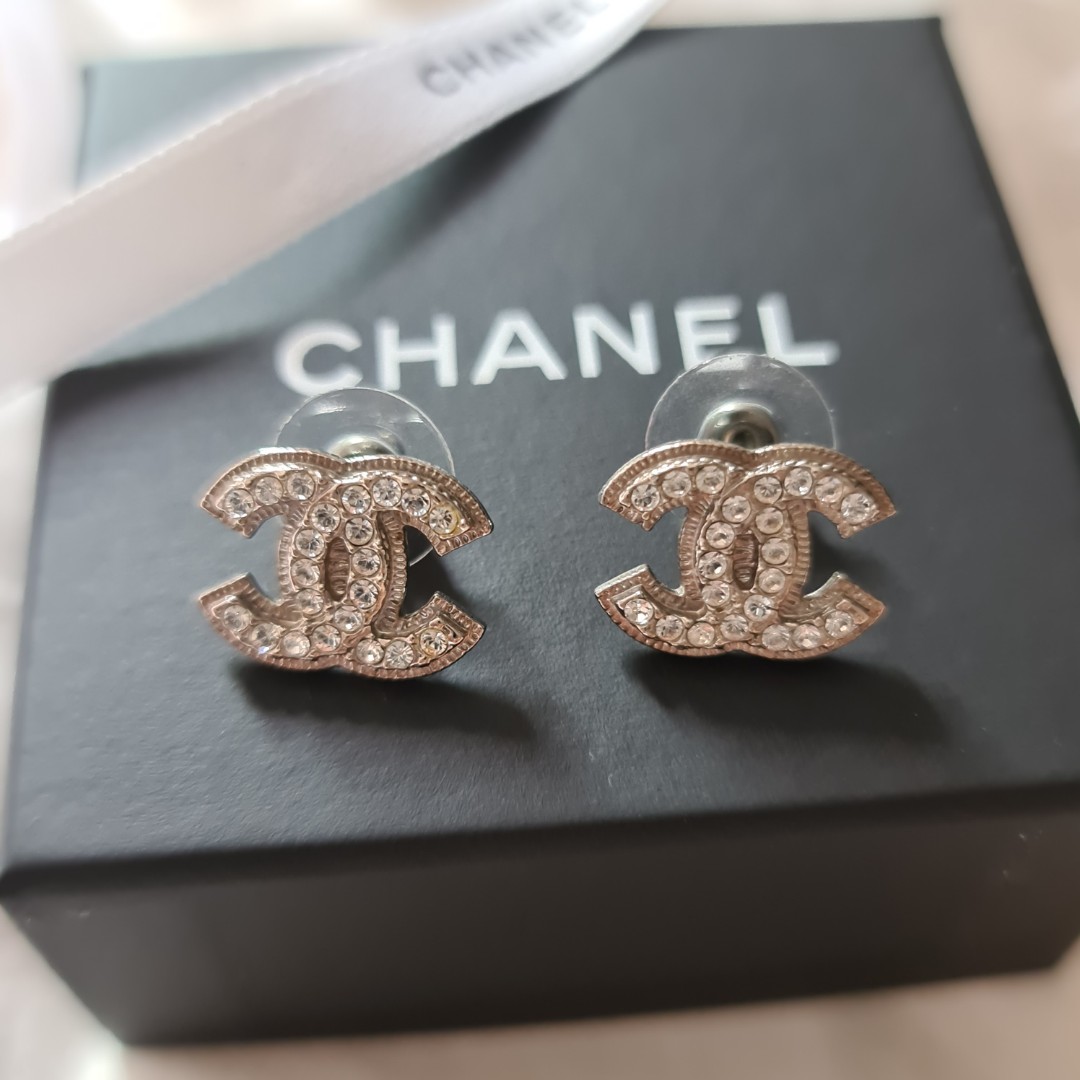 ♥️ Like New Chanel Earrings (Authentic), Women's Fashion, Jewelry &  Organisers, Earrings on Carousell